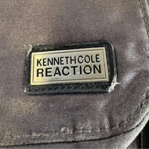 Kenneth Cole Reaction metallic silver crossbody - Picture 9 of 10